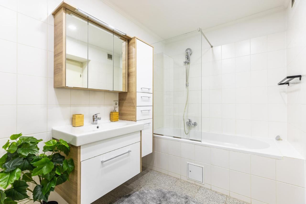 Live Centrally In A Spacious And Modern Apartment In Wien Exteriör bild